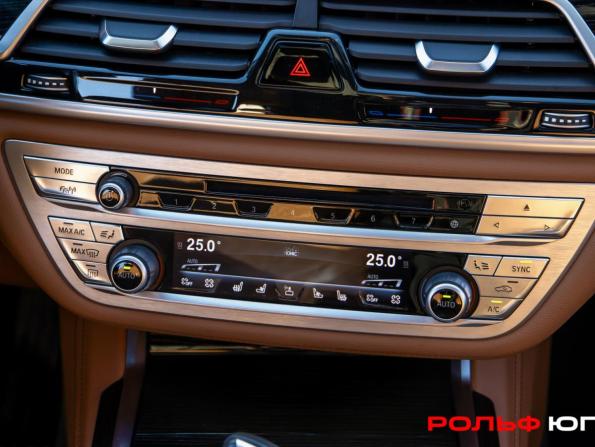 BMW 7 серии VI (G11/G12) с пробегом 2017 года, цена 3 428 000 рублей, 180350 км, седан, Автокод Объявления