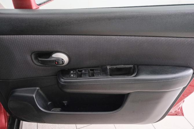 Nissan Tiida I с пробегом 2005 года, цена 449 000 рублей, 262144 км, хэтчбек, Автокод Объявления