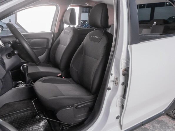 Renault Logan II Рестайлинг с пробегом 2020 года, цена 1 189 000 рублей, 106921 км, седан, Автокод Объявления