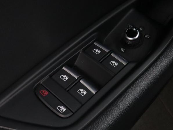Audi A4 V (B9) Рестайлинг с пробегом 2021 года, цена 2 820 000 рублей, 119621 км, седан, Автокод Объявления