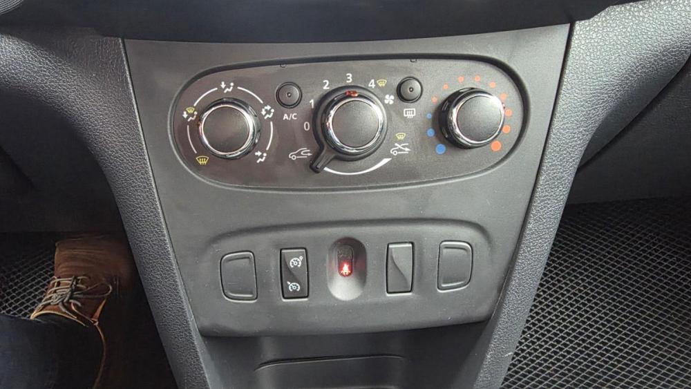 Renault Logan II Санкт-Петербург  - изображение 12