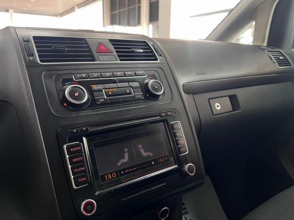 Volkswagen Touran I Рестайлинг 2 с пробегом 2011 года, цена 745 000 рублей, 264043 км, компактвэн, Автокод Объявления
