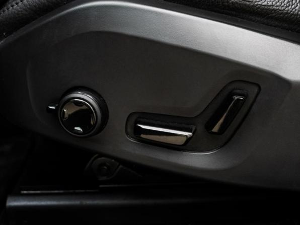 Volvo XC60 II Рестайлинг с пробегом 2021 года, цена 4 505 000 рублей, 43238 км, внедорожник, Автокод Объявления