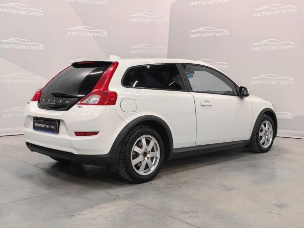 Volvo C30 I Рестайлинг с пробегом 2011 года, цена 800 000 рублей, 215401 км, хэтчбек, Автокод Объявления