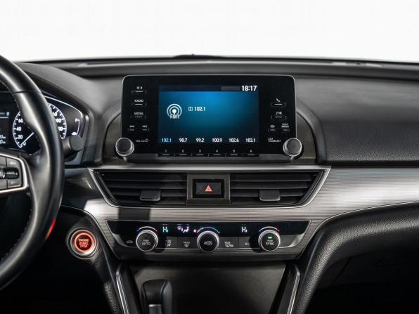 Honda Accord X Рестайлинг с пробегом 2021 года, цена 2 449 500 рублей, 52073 км, седан, Автокод Объявления
