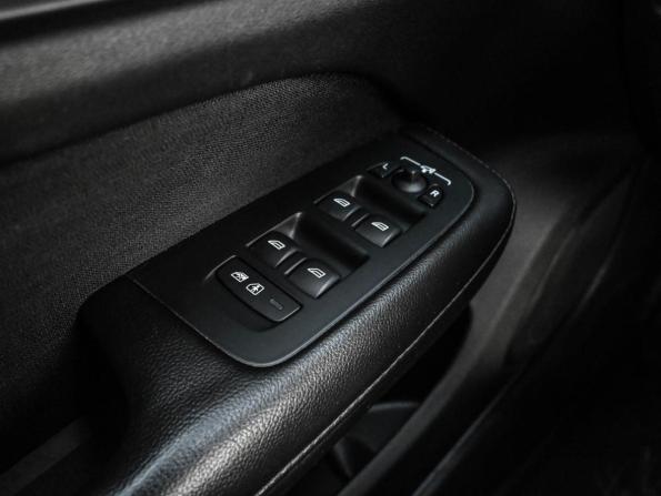 Volvo V60 Cross Country II с пробегом 2019 года, цена 2 434 000 рублей, 189059 км, универсал, Автокод Объявления