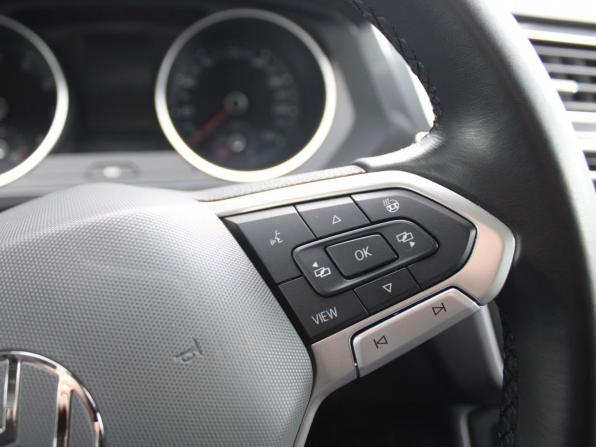 Volkswagen Tiguan II Рестайлинг с пробегом 2021 года, цена 3 029 000 рублей, 29356 км, внедорожник, Автокод Объявления