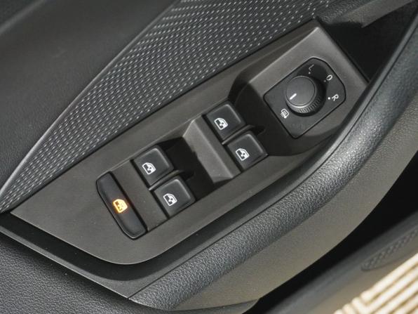 Skoda Octavia IV (A8) с пробегом 2022 года, цена 2 198 000 рублей, 90400 км, лифтбек, Автокод Объявления