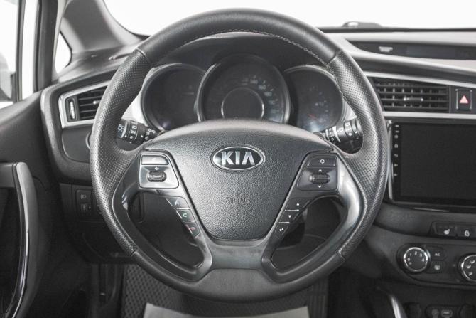 Kia Ceed II Рестайлинг с пробегом 2016 года, цена 899 000 рублей, 270000 км, хэтчбек, Автокод Объявления