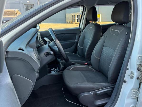Renault Sandero II с пробегом 2018 года, цена 1 099 000 рублей, 72669 км, хэтчбек, Автокод Объявления
