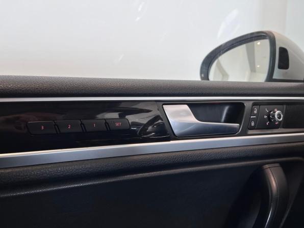 Volkswagen Touareg II с пробегом 2013 года, цена 2 350 000 рублей, 219006 км, внедорожник, Автокод Объявления
