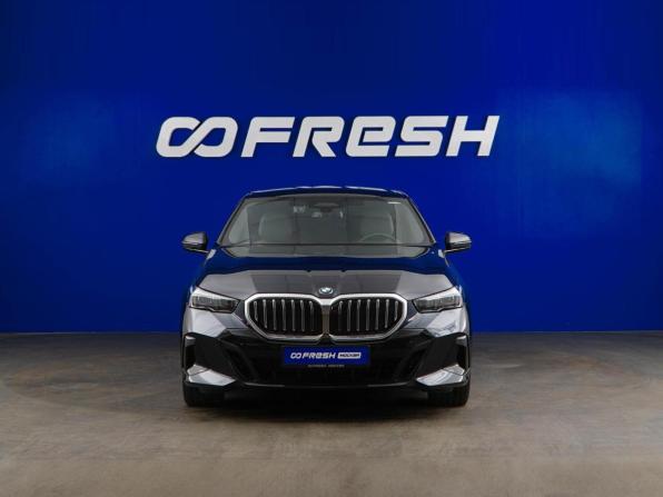 BMW 5 серии VIII (G60/G61/G68) с пробегом 2024 года, цена 7 770 000 рублей, 5150 км, седан, Автокод Объявления