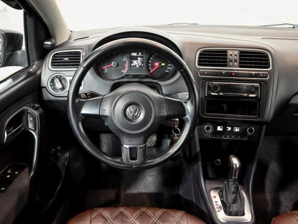 Volkswagen Polo V с пробегом 2014 года, цена 800 000 рублей, 282086 км, седан, Автокод Объявления