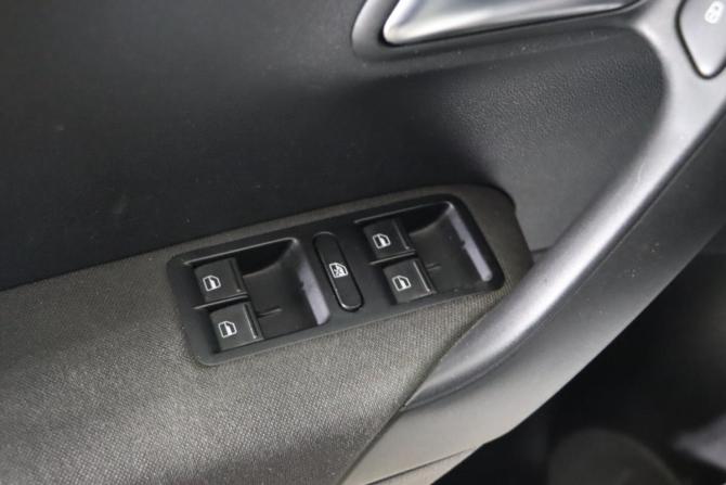 Volkswagen Polo V Рестайлинг с пробегом 2018 года, цена 1 039 990 рублей, 172104 км, седан, Автокод Объявления