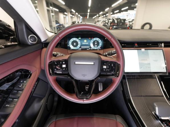 Land Rover Range Rover Evoque II Рестайлинг с пробегом 2025 года, цена 5 920 000 рублей, 30 км, внедорожник, Автокод Объявления