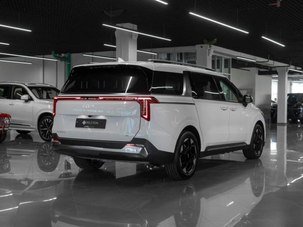 Kia Carnival IV Рестайлинг с пробегом 2024 года, цена 5 700 000 рублей, 23236 км, минивэн, Автокод Объявления