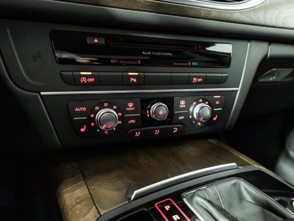 Audi A6 IV (C7) с пробегом 2013 года, цена 1 379 700 рублей, 180677 км, седан, Автокод Объявления