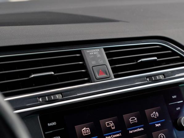 Volkswagen Tiguan II Рестайлинг с пробегом 2021 года, цена 3 450 000 рублей, 50760 км, внедорожник, Автокод Объявления