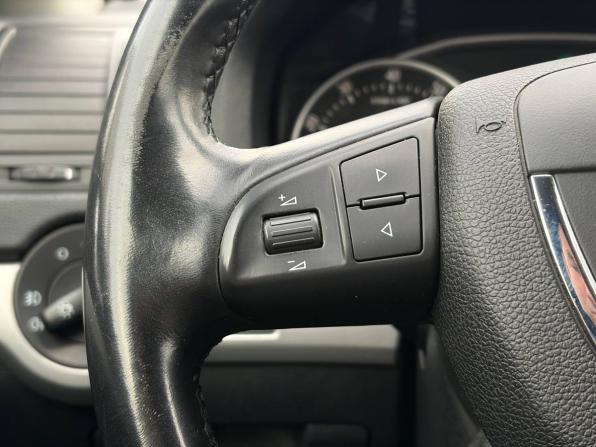 Skoda Octavia II (A5) Рестайлинг с пробегом 2013 года, цена 715 000 рублей, 217842 км, лифтбек, Автокод Объявления