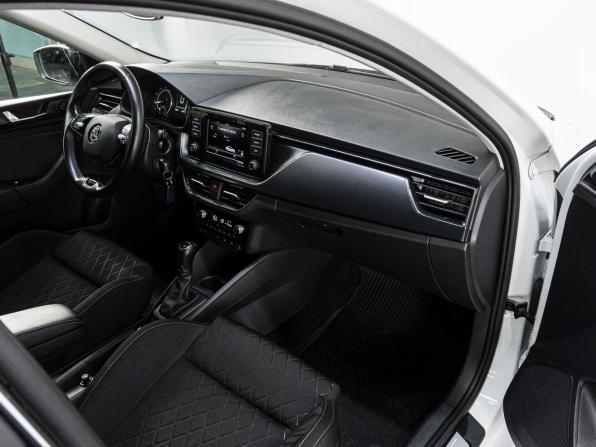 Skoda Rapid II с пробегом 2020 года, цена 1 590 000 рублей, 89003 км, лифтбек, Автокод Объявления