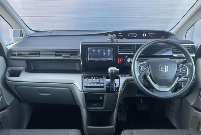 Honda Stepwgn V Рестайлинг с пробегом 2019 года, цена 1 825 000 рублей, 103563 км, минивэн, Автокод Объявления