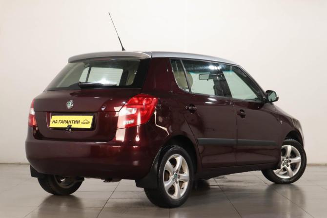 Skoda Fabia II Рестайлинг с пробегом 2011 года, цена 899 000 рублей, 138200 км, хэтчбек, Автокод Объявления