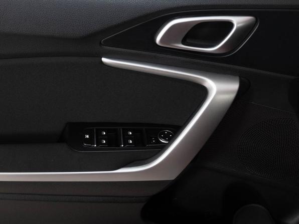 Kia Ceed III с пробегом 2018 года, цена 1 890 000 рублей, 41412 км, хэтчбек, Автокод Объявления