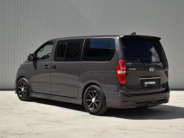 Hyundai H-1 II Рестайлинг 2 с пробегом 2019 года, цена 2 750 000 рублей, 322989 км, минивэн, Автокод Объявления