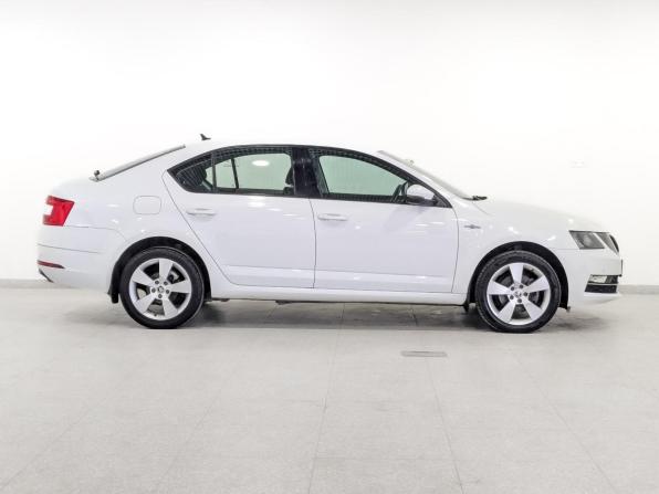 Skoda Octavia III (A7) Рестайлинг с пробегом 2019 года, цена 2 475 000 рублей, 26523 км, лифтбек, Автокод Объявления