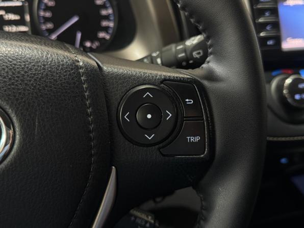 Toyota RAV4 IV (XA40) Рестайлинг с пробегом 2017 года, цена 2 450 000 рублей, 106955 км, внедорожник, Автокод Объявления