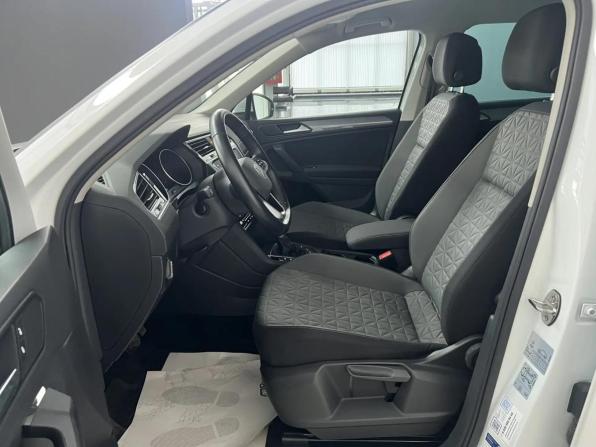 Volkswagen Tiguan II Рестайлинг с пробегом 2021 года, цена 3 399 000 рублей, 41628 км, внедорожник, Автокод Объявления