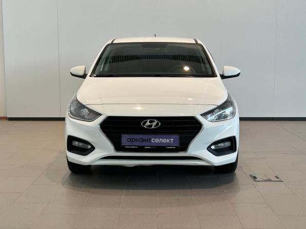 Hyundai Solaris II с пробегом 2019 года, цена 1 350 000 рублей, 120371 км, седан, Автокод Объявления