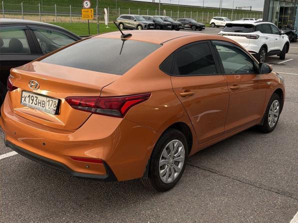 Hyundai Solaris II с пробегом 2017 года, цена 899 000 рублей, 153274 км, седан, Автокод Объявления