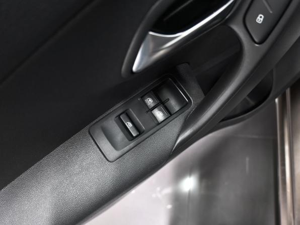 Volkswagen Polo V Рестайлинг с пробегом 2015 года, цена 1 195 000 рублей, 56327 км, седан, Автокод Объявления