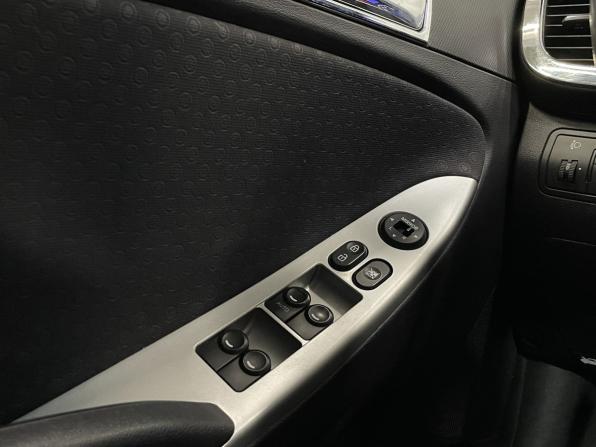 Hyundai Solaris I с пробегом 2013 года, цена 735 000 рублей, 142213 км, хэтчбек, Автокод Объявления