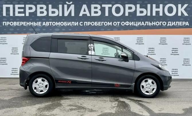 Honda Freed I с пробегом 2010 года, цена 888 000 рублей, 270235 км, компактвэн, Автокод Объявления