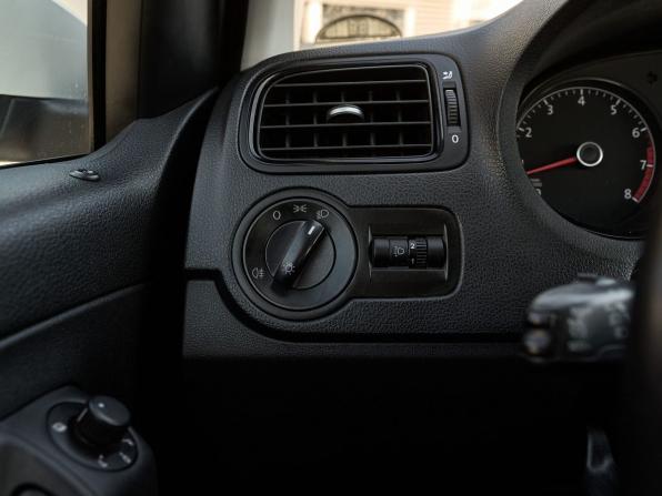 Volkswagen Polo V Рестайлинг с пробегом 2019 года, цена 1 198 000 рублей, 124823 км, седан, Автокод Объявления