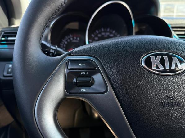 Kia Rio III Рестайлинг с пробегом 2016 года, цена 990 000 рублей, 138220 км, седан, Автокод Объявления