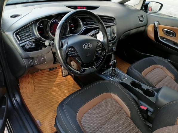 Kia Ceed II Рестайлинг с пробегом 2018 года, цена 1 279 000 рублей, 117000 км, хэтчбек, Автокод Объявления