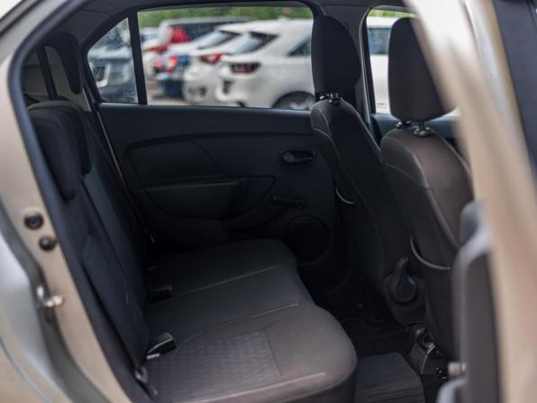 Renault Logan II с пробегом 2018 года, цена 665 000 рублей, 189733 км, седан, Автокод Объявления