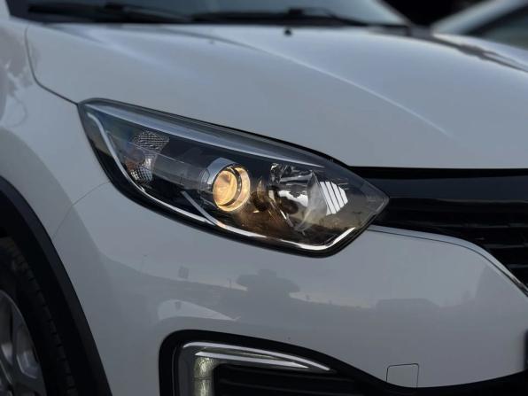 Renault Kaptur I с пробегом 2017 года, цена 1 299 000 рублей, 117421 км, внедорожник, Автокод Объявления