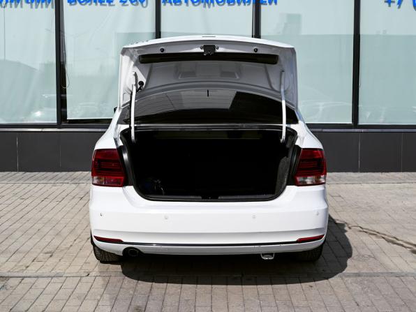 Volkswagen Polo V Рестайлинг с пробегом 2015 года, цена 935 000 рублей, 194560 км, седан, Автокод Объявления
