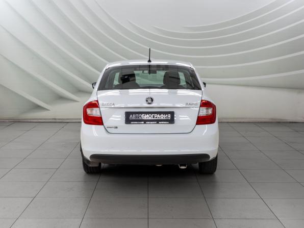 Skoda Rapid I с пробегом 2016 года, цена 998 000 рублей, 120494 км, лифтбек, Автокод Объявления