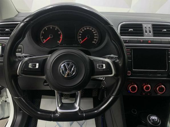 Volkswagen Polo V Рестайлинг с пробегом 2019 года, цена 1 180 000 рублей, 105506 км, седан, Автокод Объявления