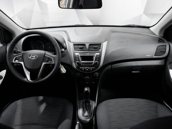 Hyundai Solaris I Рестайлинг с пробегом 2015 года, цена 1 100 000 рублей, 133049 км, седан, Автокод Объявления