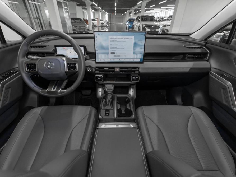 Toyota RAV4 VI (XA60) Москва  - изображение 8