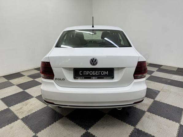 Volkswagen Polo V Рестайлинг с пробегом 2015 года, цена 890 000 рублей, 94782 км, седан, Автокод Объявления
