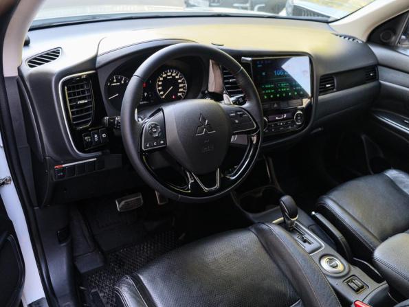 Mitsubishi Outlander III с пробегом 2013 года, цена 1 420 000 рублей, 250743 км, внедорожник, Автокод Объявления