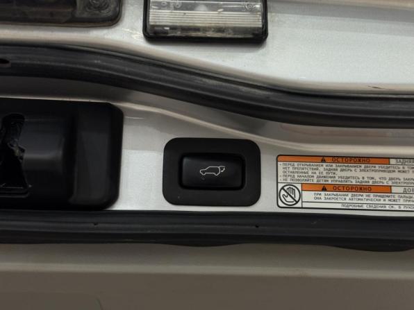 Toyota Land Cruiser 200 Series Рестайлинг 2 с пробегом 2018 года, цена 5 399 000 рублей, 220541 км, внедорожник, Автокод Объявления