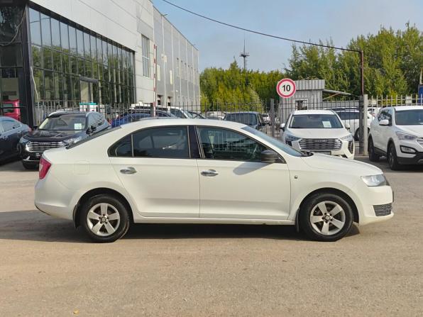 Skoda Rapid I с пробегом 2017 года, цена 963 000 рублей, 162831 км, лифтбек, Автокод Объявления